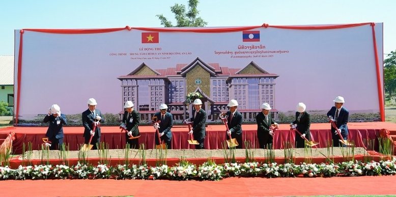 Vietnam assists Laos to build new public security command centre